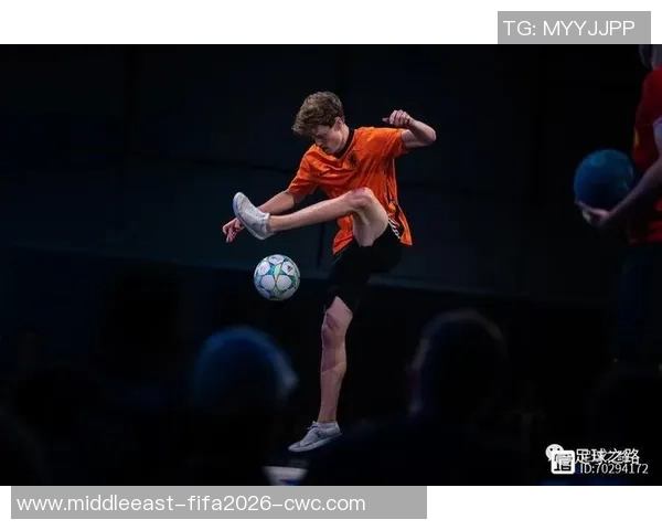 花式足球第一人揭秘他的传奇之路与不为人知的训练秘笈 花式足球第一人揭秘他的传奇之路与不为人知的训练秘笈