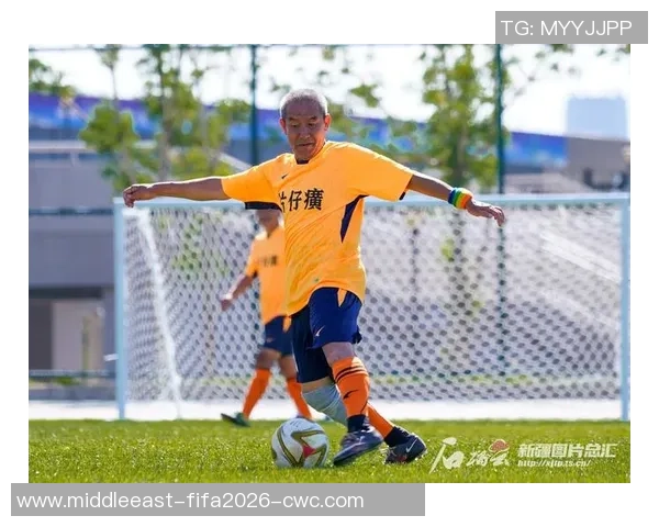 菌宝足球鞋助力球场表现提升让每一次踢球都充满自信与激情 菌宝足球鞋助力球场表现提升让每一次踢球都充满自信与激情